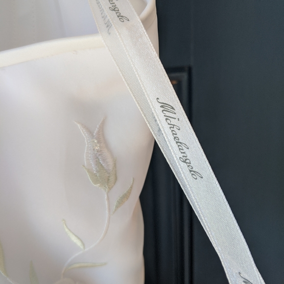 Michaelangelo wedding dress David's bridal t8322 - Picture 6 of 16